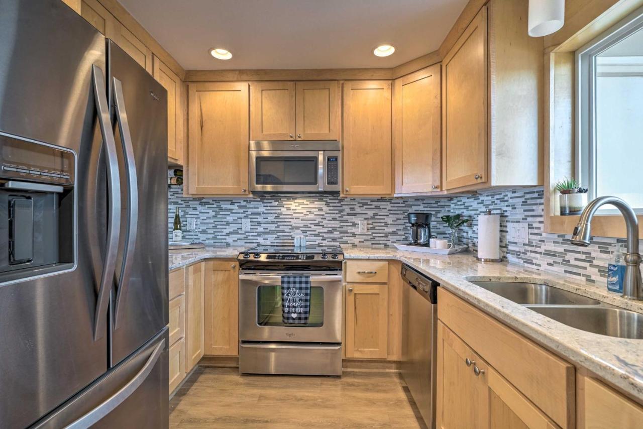 Beachfront Condo With Unobstructed Ocean Views! Oak Island Exterior photo