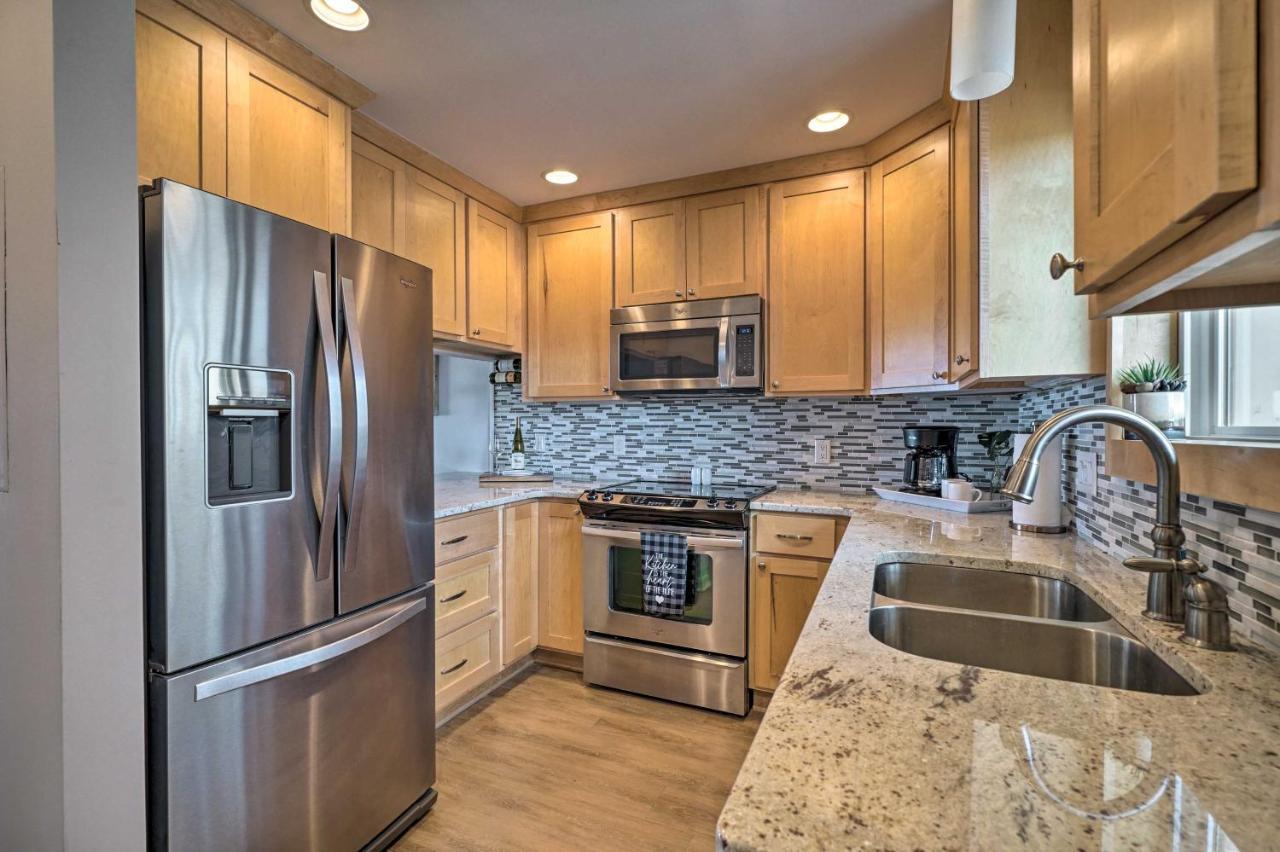 Beachfront Condo With Unobstructed Ocean Views! Oak Island Exterior photo